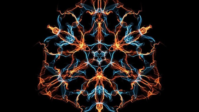 为什么章若楠和杨超越长得很像，男人却更喜欢章若楠，认为有女人味，而觉得杨超越像小女孩？